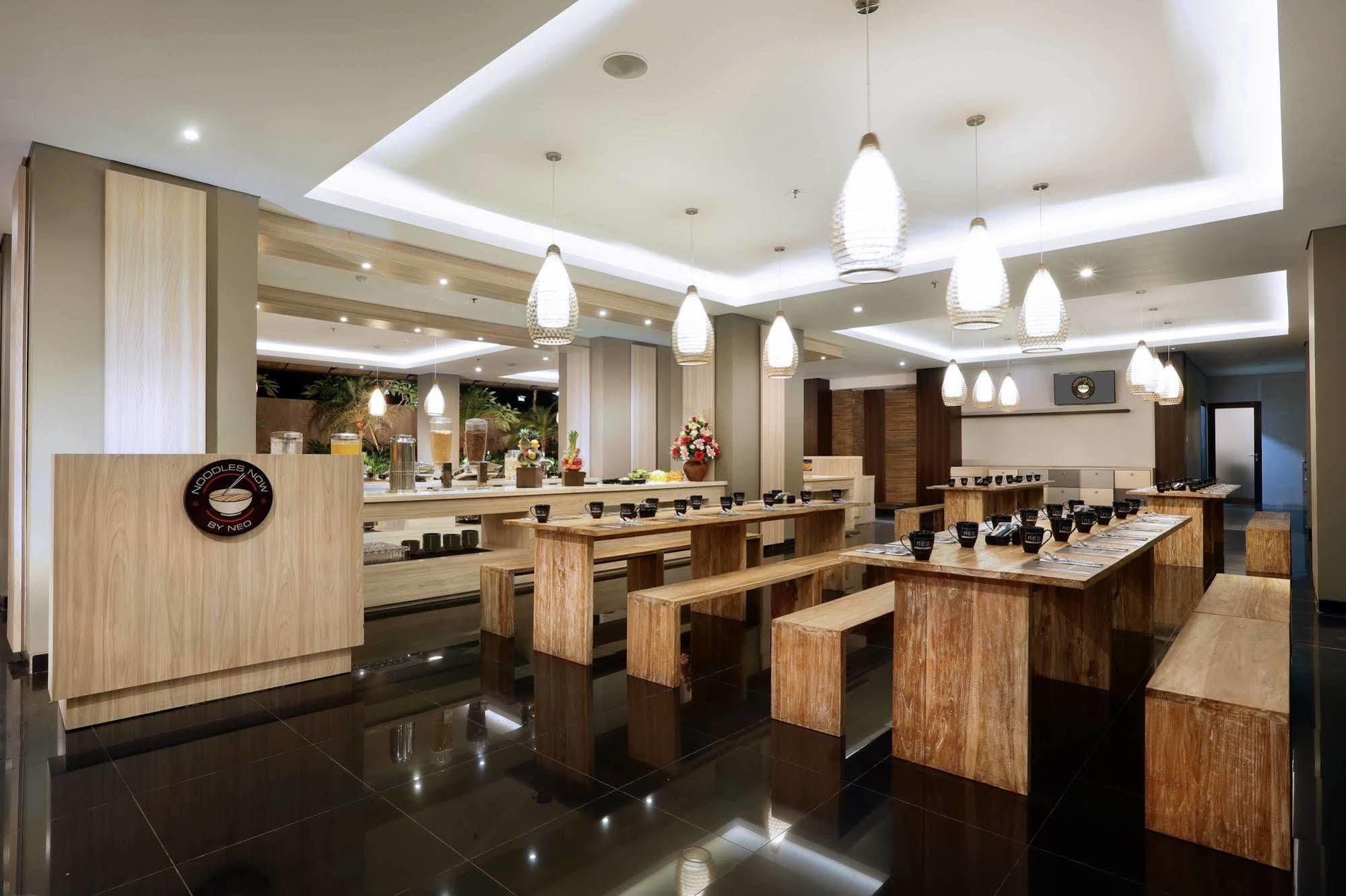 Hotel Neo Denpasar By Aston Exterior foto